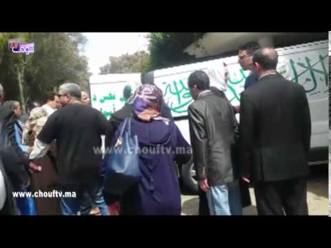 شاهد جثمان الشعبي يصل إلى بيت العائلة