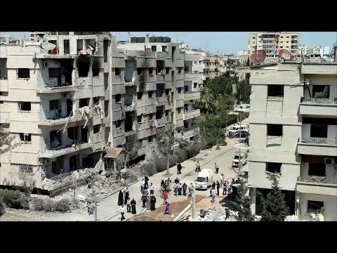 شاهد الحصار يهدد الأهالي في حي الوعر