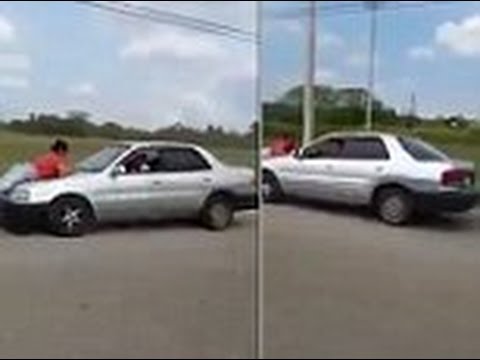 بالفيديو رجل يعاقب زوجته بطريقة وحشية 