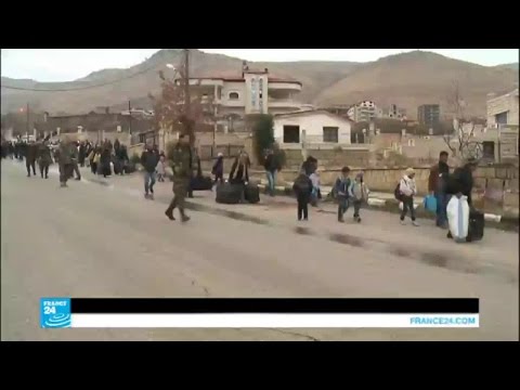 بالفيديو مساعدات إنسانية تصل إلى الرستن المحاصرة منذ 3 سنوات