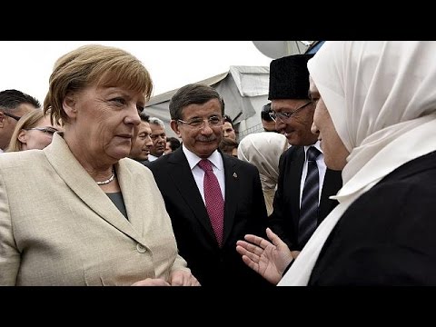 شاهد ميركل في زيارة سريعة إلى تركيا لتهدئة الأوضاع مع أردوغان