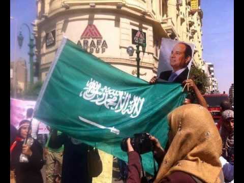 شاهد أنصار السيسي يرفعون أعلام السعودية في طلعت حرب