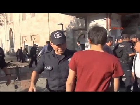بالفيديو اعتقال خمسة عشر شخصًا في إطار التحقيقات في هجوم بورصة