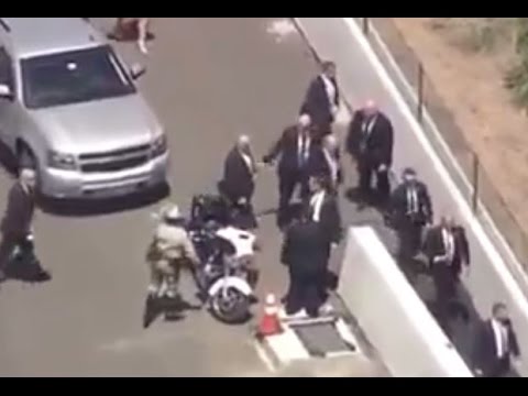 بالفيديو المتظاهرون يجبرون ترامب على دخول أحد مؤتمراته من الباب الخلفي