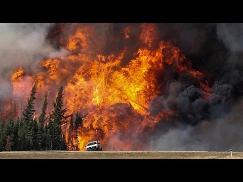 فيديو الحرائق تخرج عن السيطرة في ألبرتا الكندية