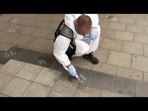 بالفيديو مقتل شخص وإصابة 3 آخرين بجروح في اعتداء بطعنات خنجر في ألمانيا