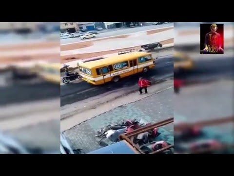 مواطن يفضح آلية ترميم احد طرق المدينة