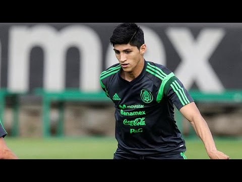 شاهد أول ظهور إعلامي لللاعب  آلان بوليدو بعد اختطافه