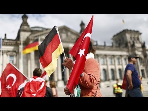 شاهد تصويت البرلمان الألماني على قرار يعترف بإبادة الأرمن