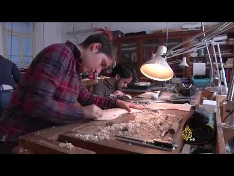 بالفيديو ازدهار صناعة آلة الكمان يدويا في إيطاليا