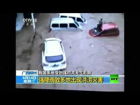 شاهد فيضانات في الصين تتسبب بإجلاء الآلاف
