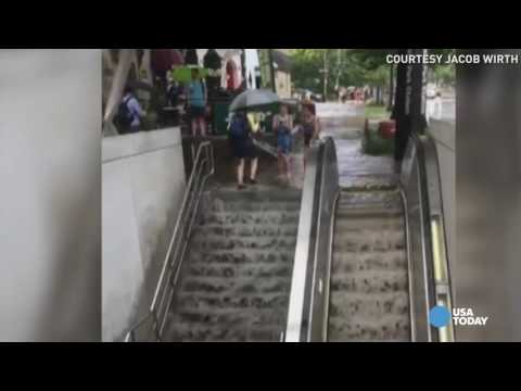 سلالم مترو واشنطن تتحول لشلالات مياه