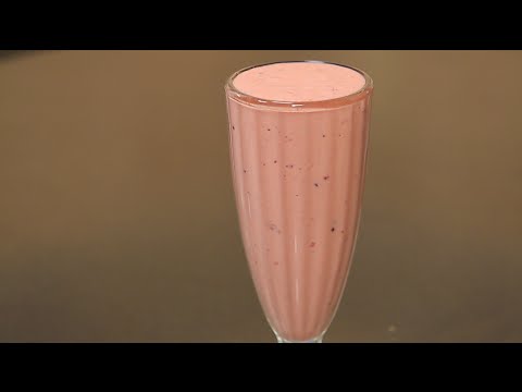 شاهد طريقة عمل عصير توت بالقشطة