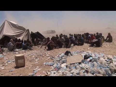 شاهد آلاف العراقيين يفرون من القتال الدائر في جنوب الموصل