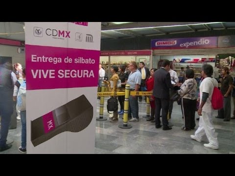 شاهد صافرة لمكافحة التحرش الجنسي في العاصمة المكسيكية