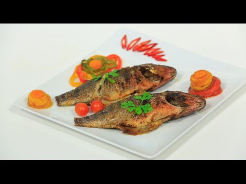 بالفيديو  تعرفي على طريقة عمل صينية السمك بالبطاطا