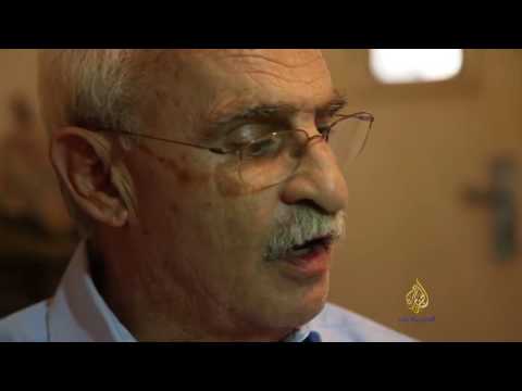 بالفيديو المقدسي أبو السعود يحيي  3 حِرف يدوية معًا 