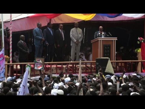 بالفيديو الرئيس السوداني عمر البشير يعلن عودة السلام الى دارفور