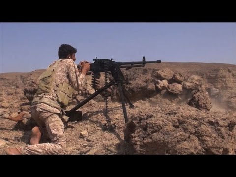 بالفيديو شاهد مقتل 26 شخصًا خلال معارك في مأرب اليمنية