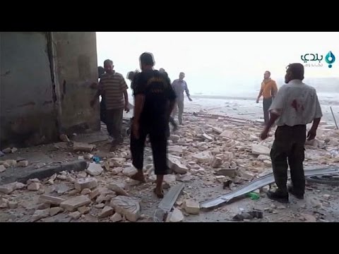 بالفيديو  مقتل 17 شخصًا إثر انفجار سيارة مفخخة شمال سورية
