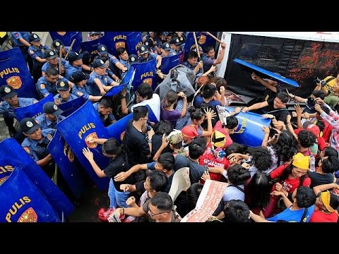 بالفيديو احتجاجات في مانيلا تدعو إلى إنهاء الوجود العسكري الأميركي في الفلبين
