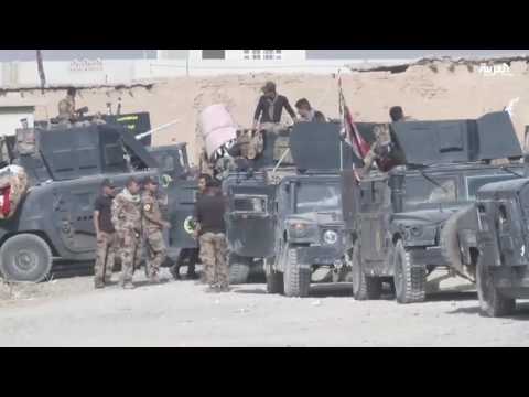شاهد ميليشيات الحشد تعذب طفلًا نازحًا من الموصل
