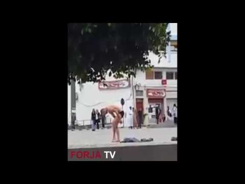 بالفيديو مواطن يشرمل نفسه في ساحة محمد السادس