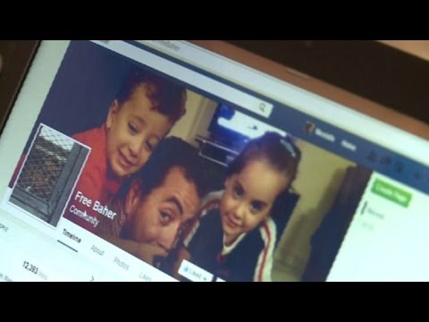 أسرة صحافي الجزيرة تطالب بالإفراج عنه