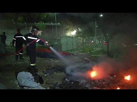 شاهد قتيلان على الأقل وإصابة اثنين في انفجار في اليونان