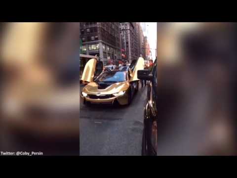 شاهد سائق يحطم سيارة باهظة الثمن