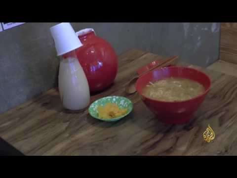 بالفيديو وجبات مجانية وتنزيلات هائلة احتفالا بعزل رئيسة كوريا الجنوبية