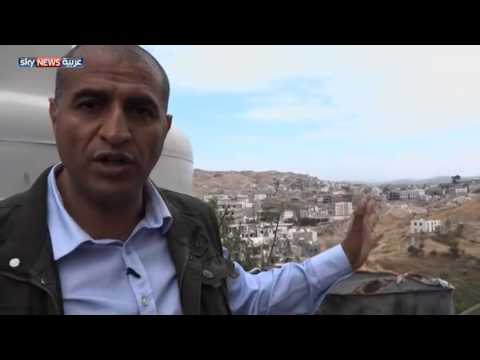 شاهد هجوم على معسكر الدفاع الجوي في مدينة تعز