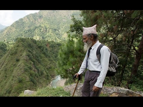 شاهد أرمل سبعيني يسعى لتحقيق حلم حياته في التعليم