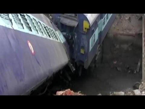 شاهد قتيلان على الأقل في انحراف قطار عن مساره في الهند