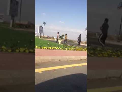 شاهد  ماذا فعل العمال في الطرق بعد زيارة أمير مكة