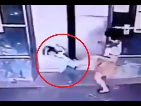 شاهد ضربة كونغ فو تنقذ طفلًا في اللحظة المناسبة