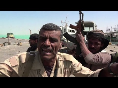 شاهد القوات الحكومية تسيطر على مدينة المخا