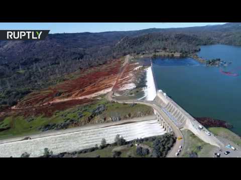 بالفيديو سد كاليفورنيا المنكوب قبل يوم واحد من إخلاء المنطقة حوله