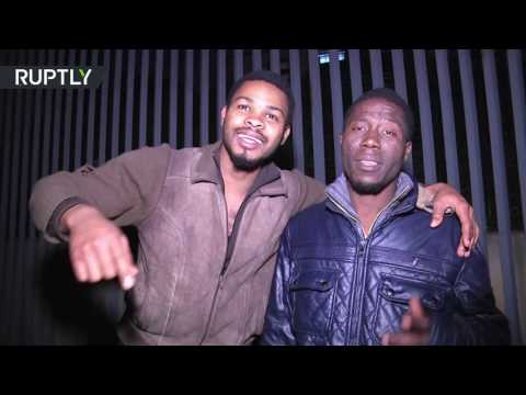 شاهد  مئات المهاجرين يقتحمون الحدود المغربية