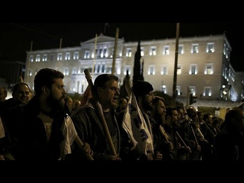 شاهد مظاهرة احتجاجية ضد التدابير التقشفية الجديدة في اليونان