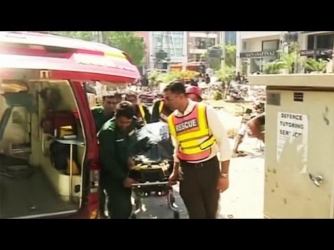 شاهد قتلى وجرحى بسبب انفجار وسط لاهور