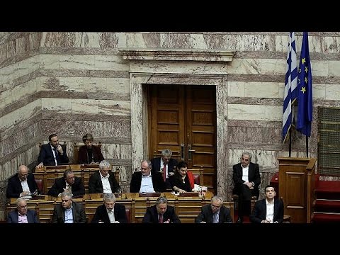 أليكسيس تسيبراس يدافع عن التدابير التقشفية الجديدة في اليونان