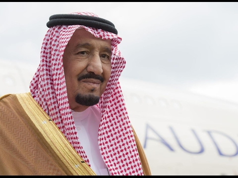 شاهد الملك سلمان يحيي الشعب الإندونيسي