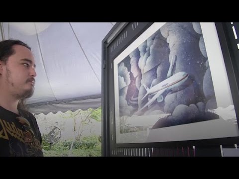 بالفيديو  عائلات المفقودين تجمع الأموال لمواصلة البحث عن الطائرة الماليزية