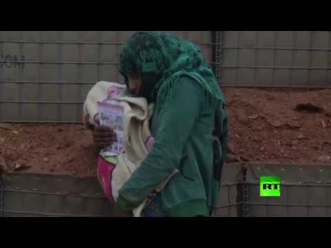 بالفيديو  لاجئون يعانون في مخيم الركبان على الحدود السورية الأردنية