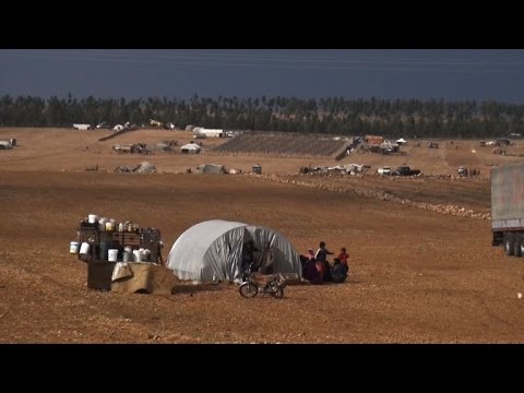 شاهد نزوح عشرات آلاف من السوريين إلى مناطق سيطرة الجهاديين