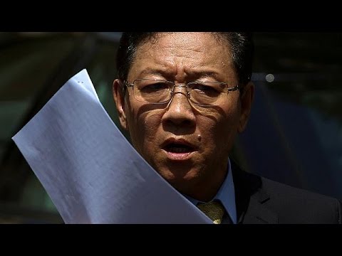 شاهد سفير كوريا الشمالية يُطرد من ماليزيا ليعود إلى بيونغ يانغ