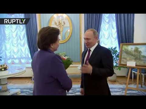 بوتين يهنئ أول رائدة فضاء في العالم