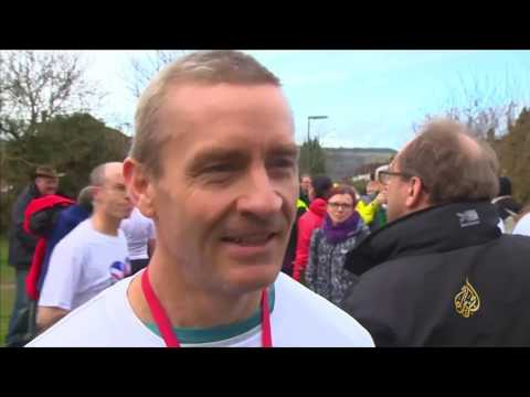 انطلاق سباق حمل الزوجات في إنكلترا