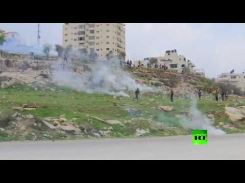 اشتباكات بين الفلسطينيين والاحتلال عند معبر عوفر غربي رام الله